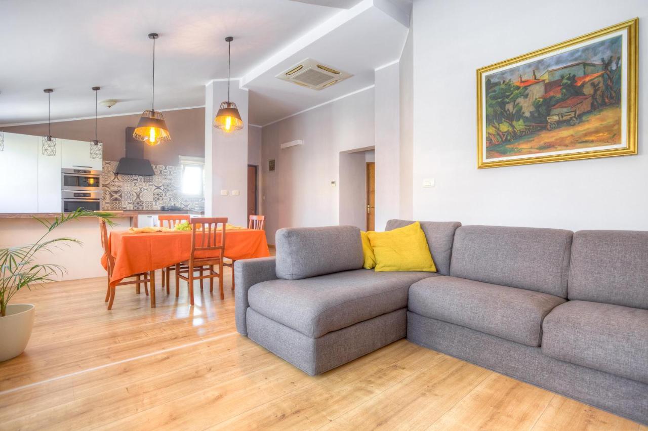 Diconi Apartment Пула Екстериор снимка