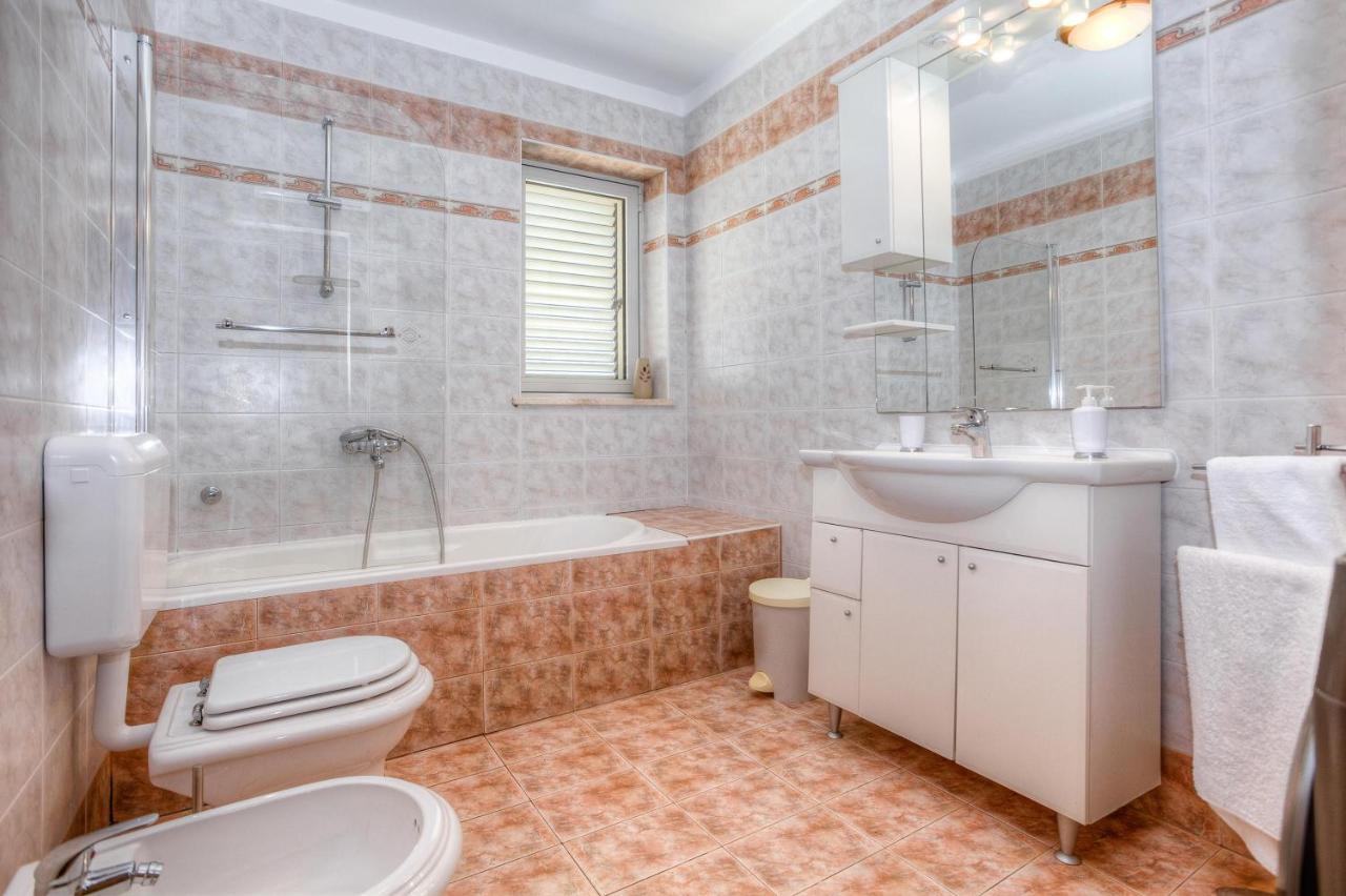 Diconi Apartment Пула Екстериор снимка