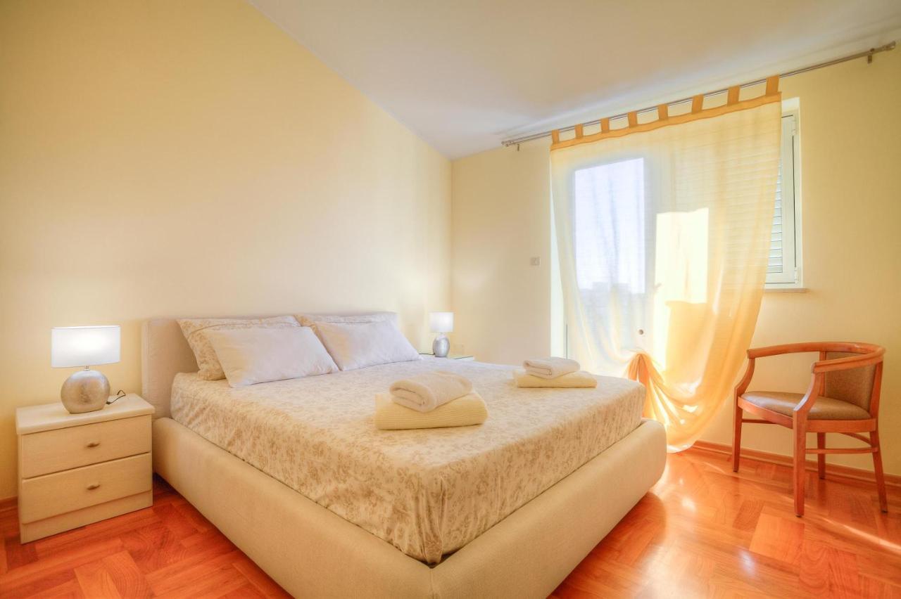 Diconi Apartment Пула Екстериор снимка